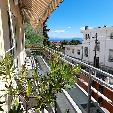 Apartments Orange Ловран Экстерьер фото