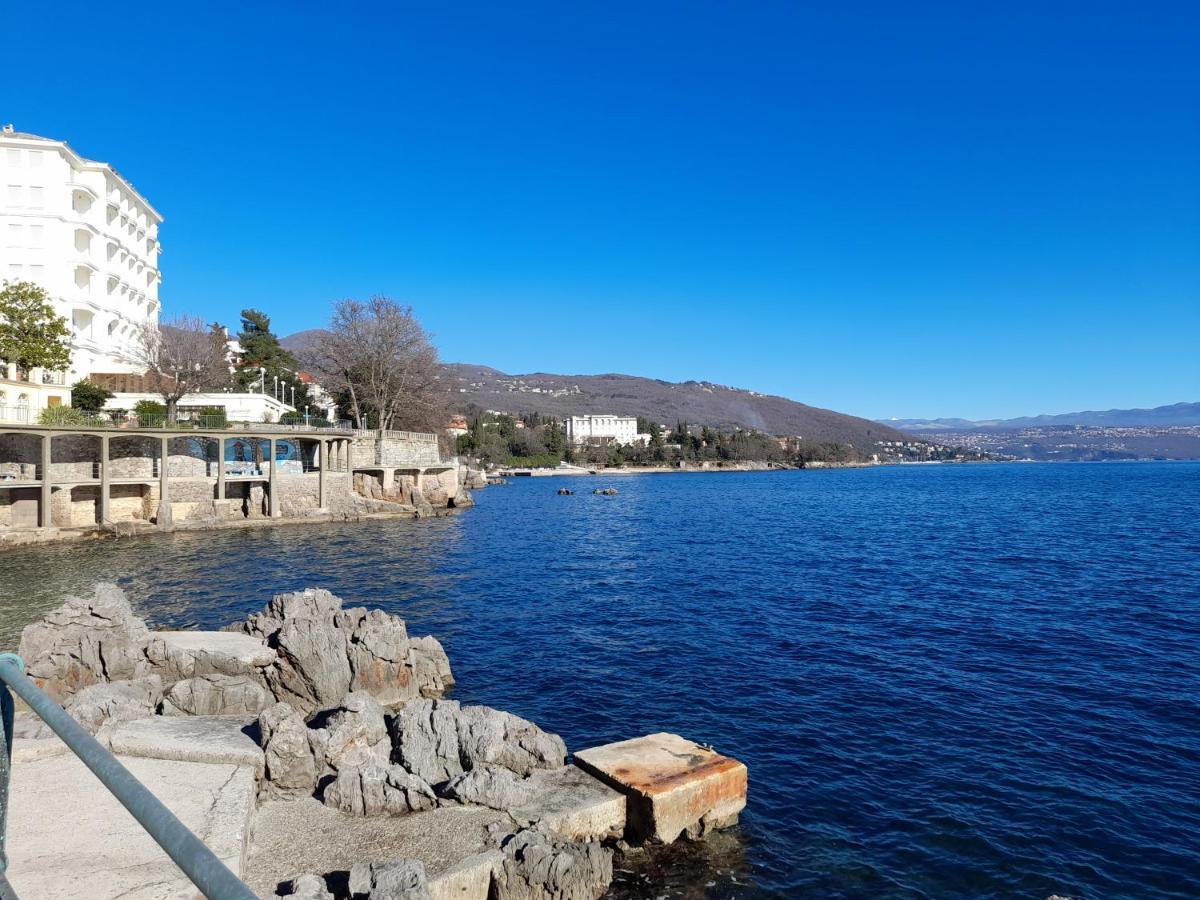 Apartments Orange Ловран Экстерьер фото