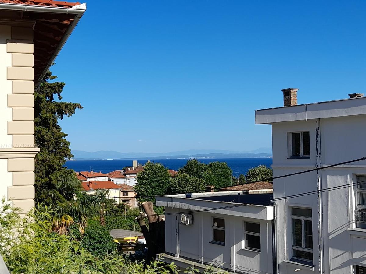 Apartments Orange Ловран Экстерьер фото