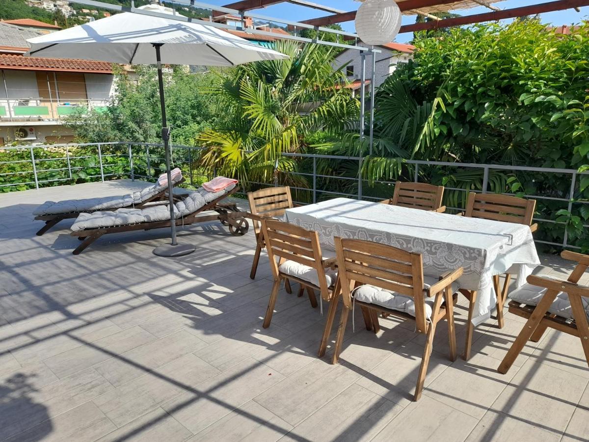 Apartments Orange Ловран Экстерьер фото