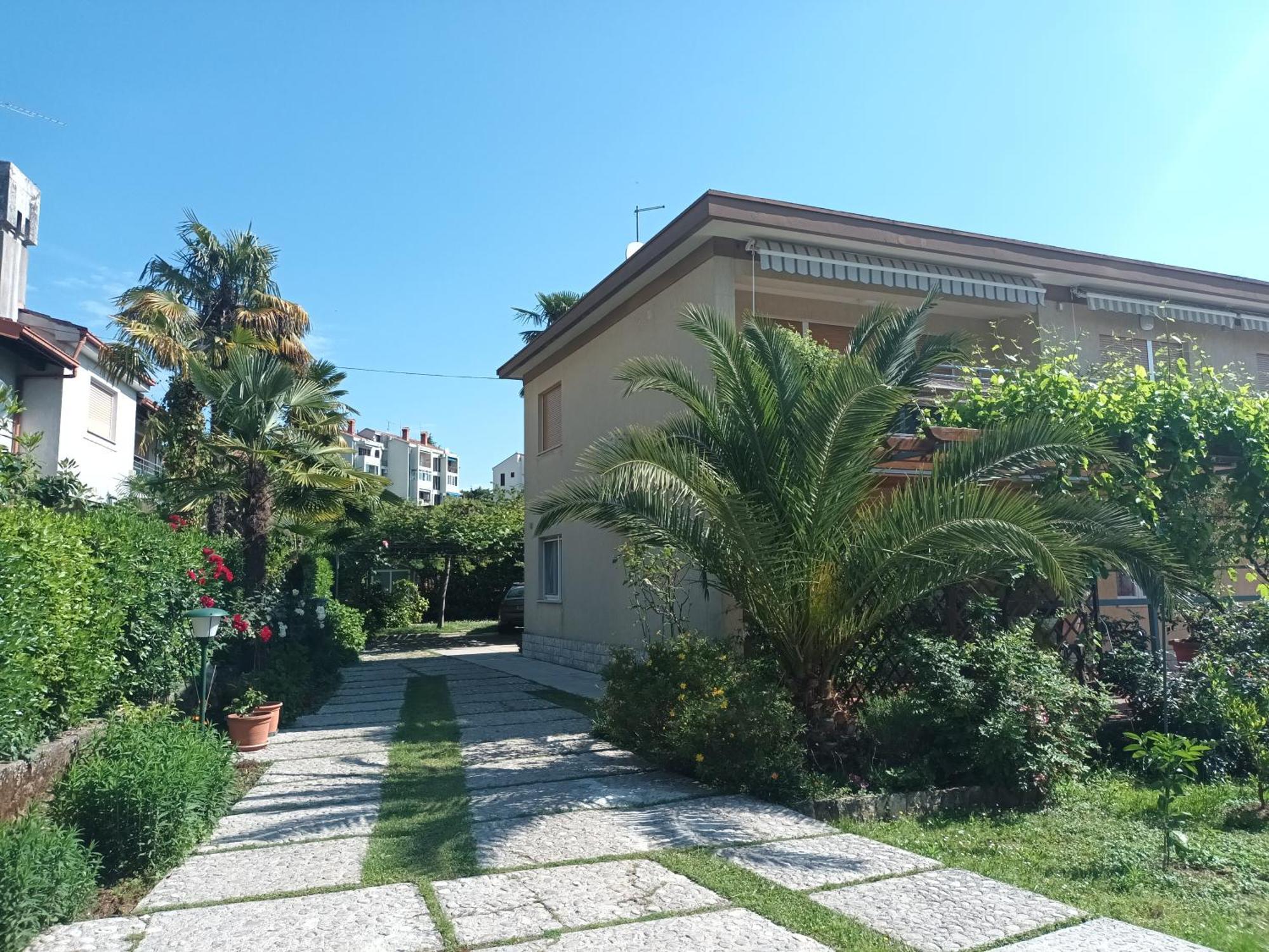 Apartments Orange Ловран Экстерьер фото