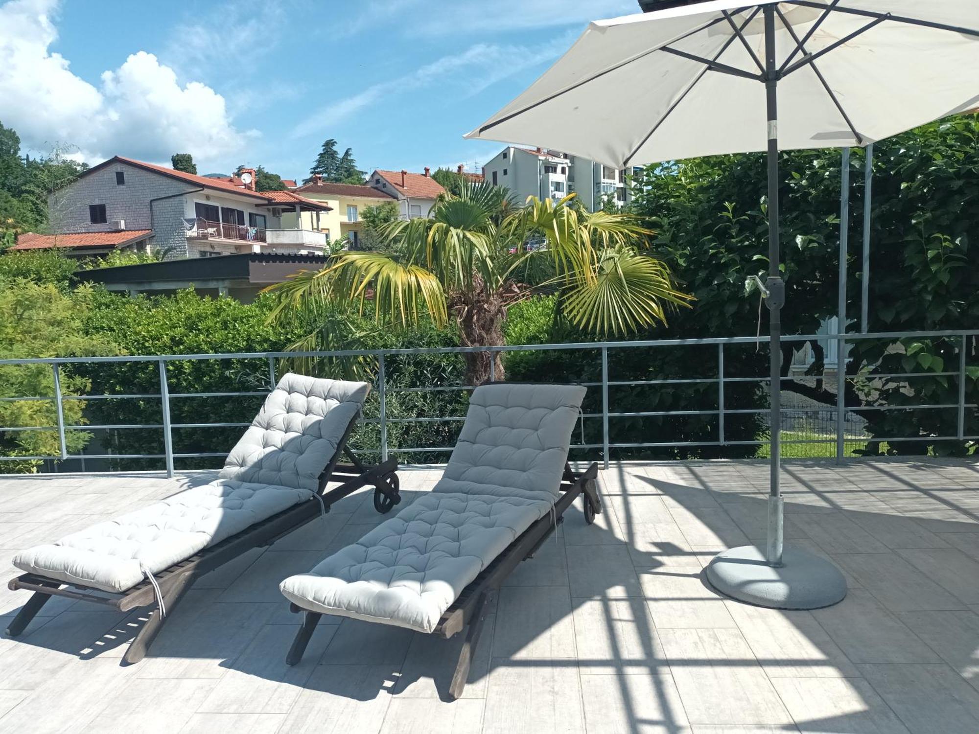 Apartments Orange Ловран Экстерьер фото