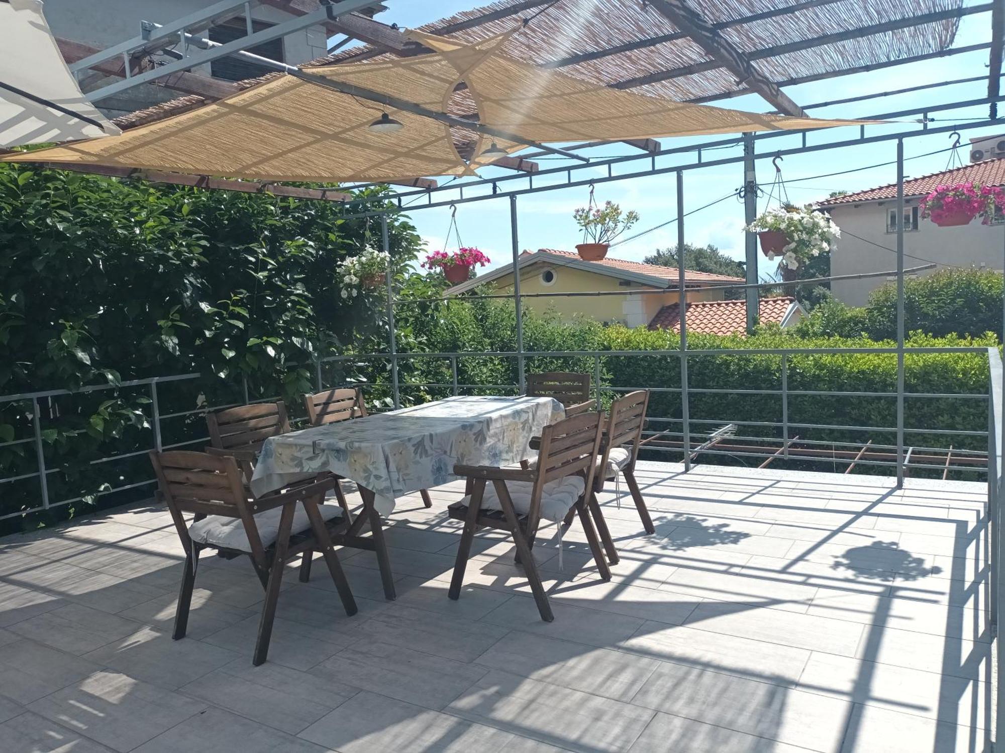Apartments Orange Ловран Экстерьер фото